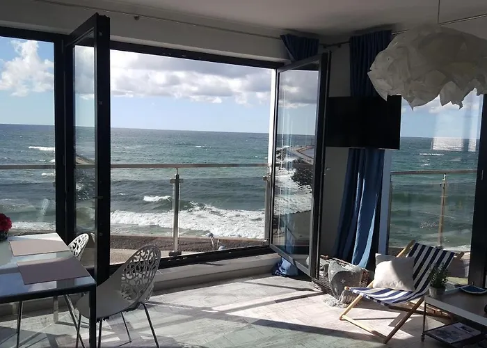 아파트 Morski Przy Latarni 달로브코